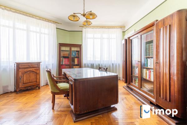 Grand appartement + 2 garages privatifs