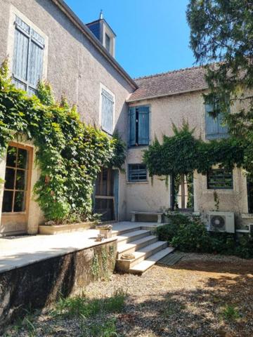 GRANDE MAISON BOURGEOISE