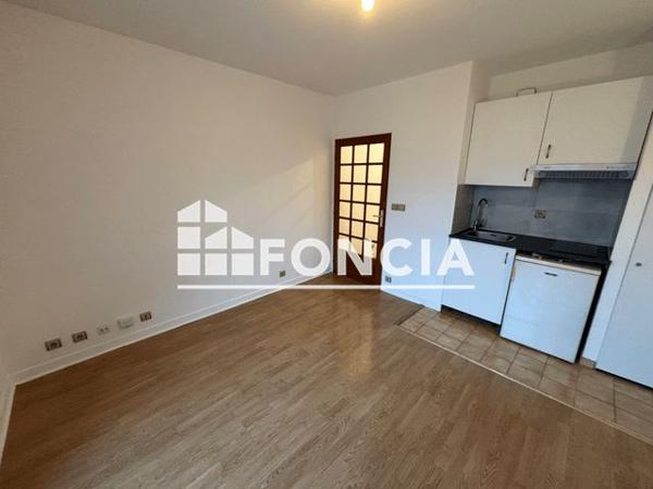 Location Studio 20.7 m² - 3 PASSAGE ALIXIA Bourg La Reine 92340