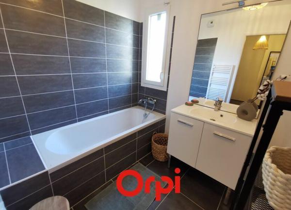 Appartement à louer  3 pièces • 56,65 m2 Sanary-sur-Mer