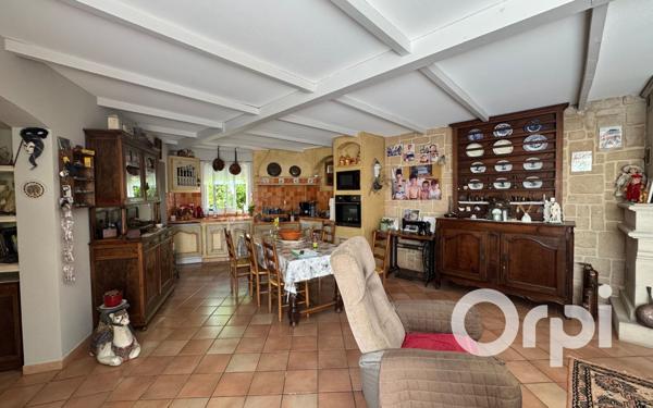 Maison à vendre    7 pièces •  Mouriès