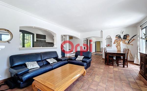 Maison à vendre    6 pièces •  Les Issambres - Roquebrune-sur-Argens