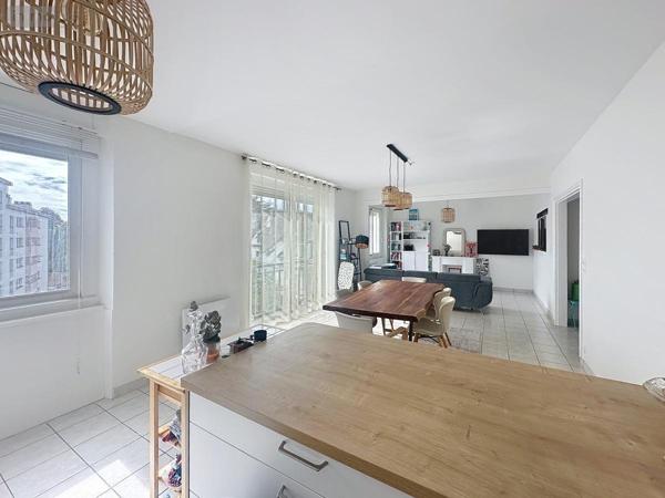 Appartement à vendre à Lorient dans le Morbihan (56100), ref : 56079-1507   
Centre