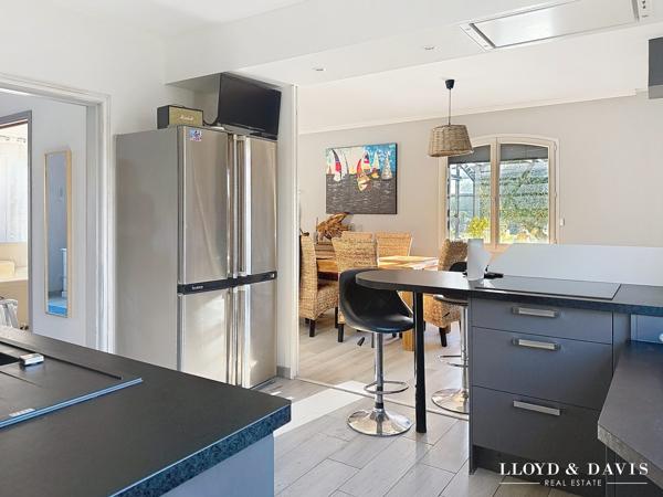 Meschers sur Gironde : Maison Contemporaine de 117 m² + garage, avec Piscine , sur 1000m² de terrain