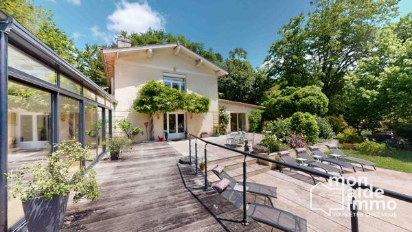 Magnifique maison en pierre sur un parc arboré d'1 hectare