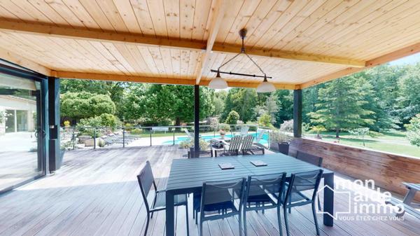 Magnifique maison en pierre sur un parc arboré d'1 hectare