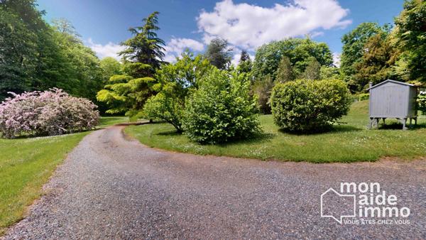 Magnifique maison en pierre sur un parc arboré d'1 hectare