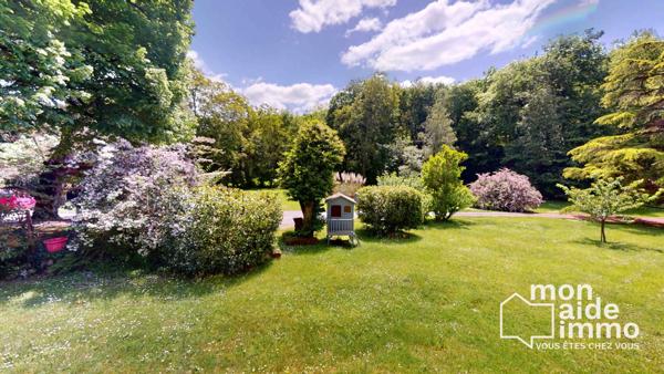 Magnifique maison en pierre sur un parc arboré d'1 hectare
