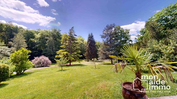 Magnifique maison en pierre sur un parc arboré d'1 hectare