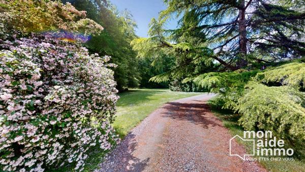 Magnifique maison en pierre sur un parc arboré d'1 hectare