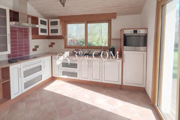 Maison
                                                                                                                                                                                                                                                                                                                        6 pièce(s)                                                                                                                                                                                                          5 chambre(s)                                                                                                                                                                                                          148  m²
