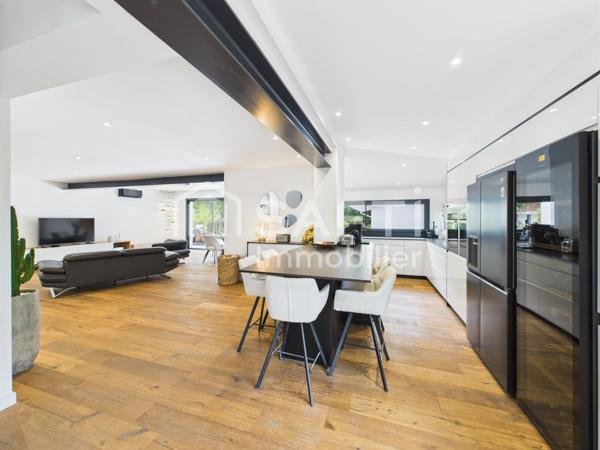 Maison d’exception avec studio indépendant – 260 m²