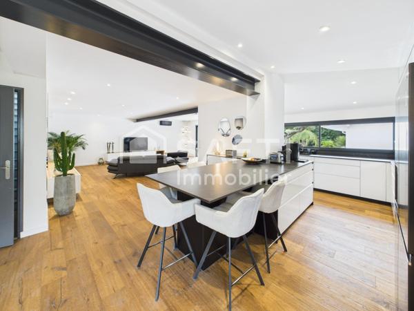 Maison d’exception avec studio indépendant – 260 m²