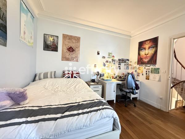 Maison
         6 pièces
        - 138 m² Bien prestige 1 156 000 € *