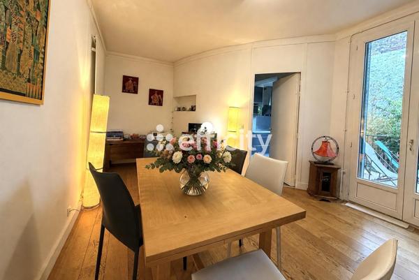 Maison
         6 pièces
        - 138 m² Bien prestige 1 156 000 € *
