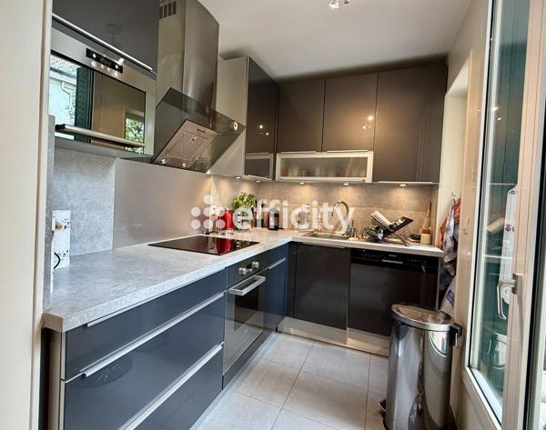 Maison
         6 pièces
        - 138 m² Bien prestige 1 156 000 € *