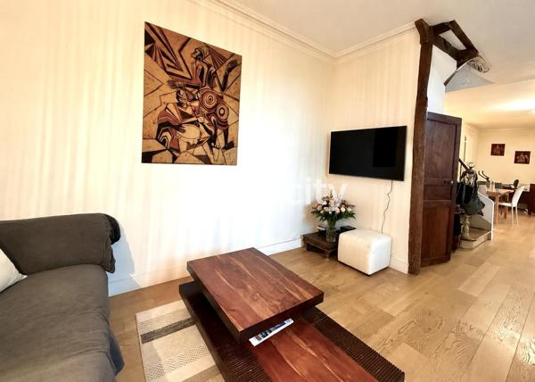 Maison
         6 pièces
        - 138 m² Bien prestige 1 156 000 € *