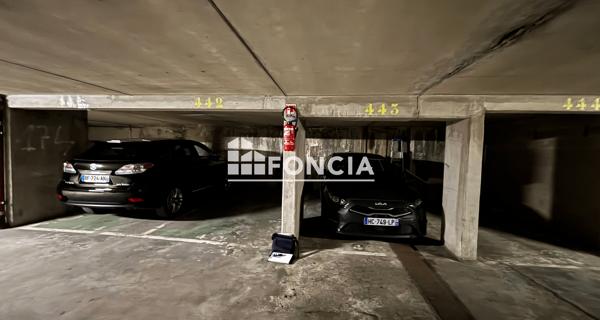 À vendre Parking 12.5 m² - Paris 75019