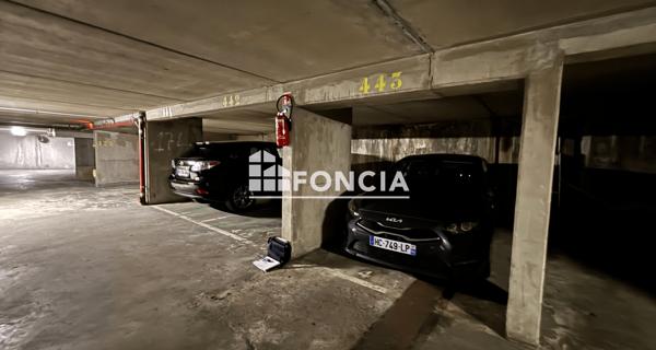 À vendre Parking 12.5 m² - Paris 75019