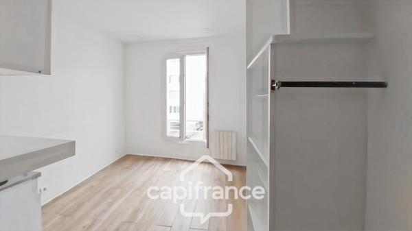 A vendre Montreuil -Studio 12m2-2ème et dernier étage-5 mn à pied métro L9 Croix de Chavaux - 12 mn RER A Vincennes