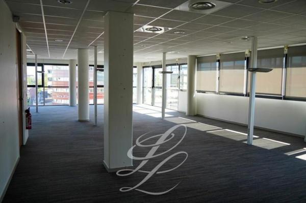 Location - BUREAUX 178 m 2
