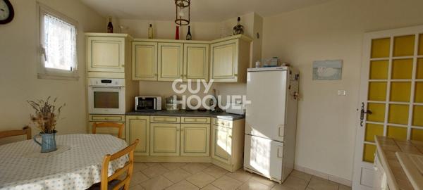 Carpentras, Appartement de 87 m² - Dernier étage avec ascenseur - Terrasse - Stationnement privatif