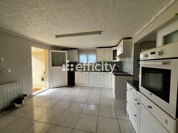 Maison
         8 pièces
        - 202 m² 279 000 €*