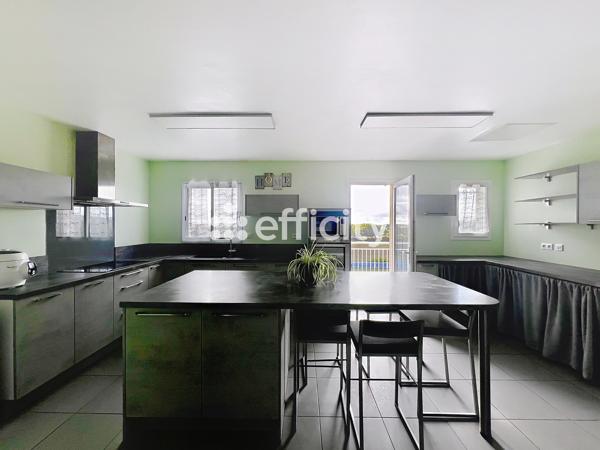 Maison
         8 pièces
        - 202 m² 279 000 €*
