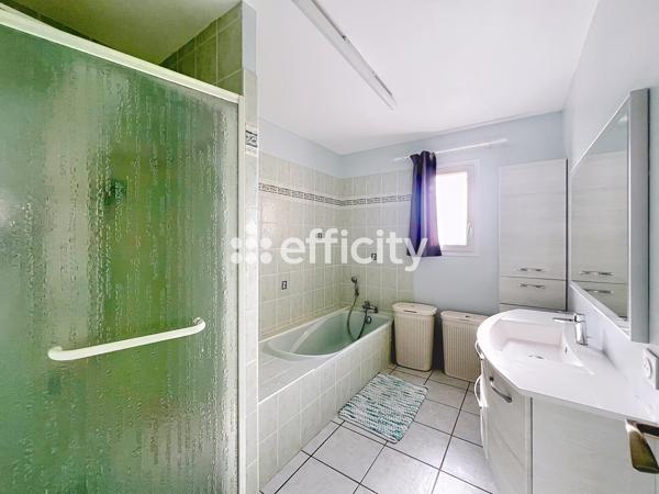 Maison
         8 pièces
        - 202 m² 279 000 €*