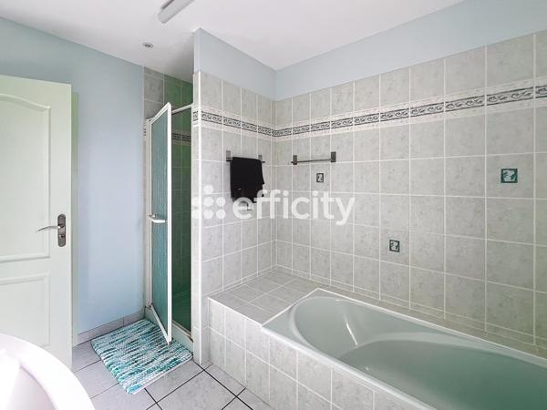 Maison
         8 pièces
        - 202 m² 279 000 €*