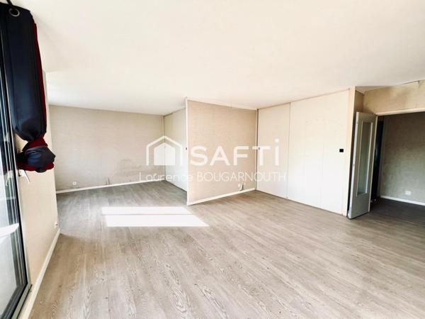 Appartement 4 pièces - 77 m² - Balcon et parking