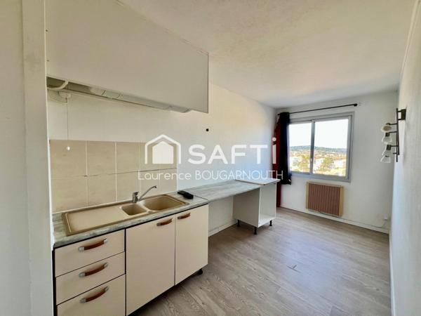 Appartement 4 pièces - 77 m² - Balcon et parking