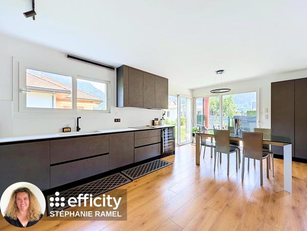 Maison
         6 pièces
        - 170 m² 505 000 € *