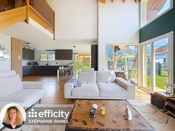 Maison
         6 pièces
        - 170 m² 505 000 € *