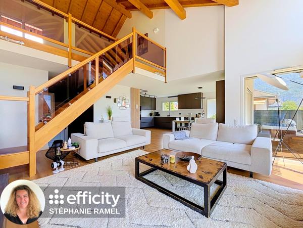 Maison
         6 pièces
        - 170 m² 505 000 € *
