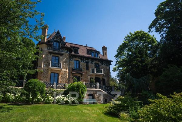 YERRES — ESSONNE - Propriété anglo-normande, 20 minutes de Paris