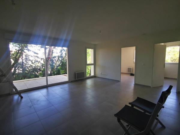 Appartement à louer    3 pièces •  Villeneuve-lès-Avignon