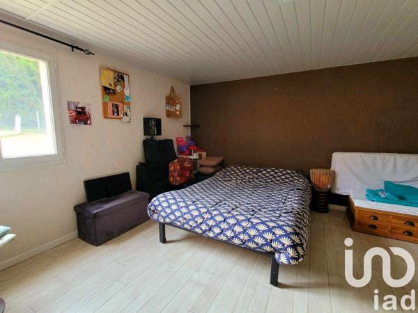 Maison traditionnelle 5 pièces de 155 m² à Scorbé-Clairvaux (86140)