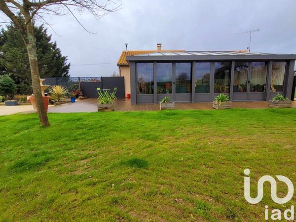 Maison traditionnelle 5 pièces de 155 m² à Scorbé-Clairvaux (86140)