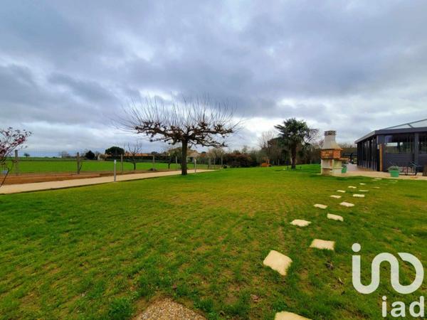 Maison traditionnelle 5 pièces de 155 m² à Scorbé-Clairvaux (86140)