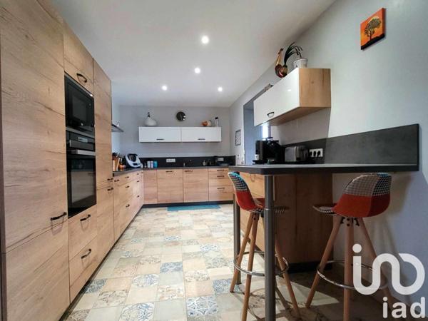 Maison traditionnelle 5 pièces de 155 m² à Scorbé-Clairvaux (86140)