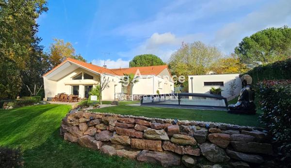 Maison à CHOLET, 49300 - 7 pièces 193m²