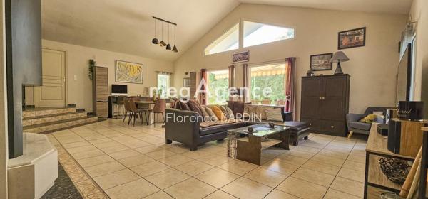 Maison à CHOLET, 49300 - 7 pièces 193m²