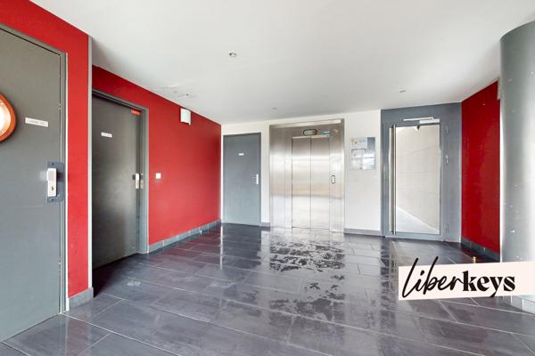 2P 39 m² – 4ᵉ étage avec ascenseur, balcon sans vis-à-vis, parking – DPE C – Résidence 2006