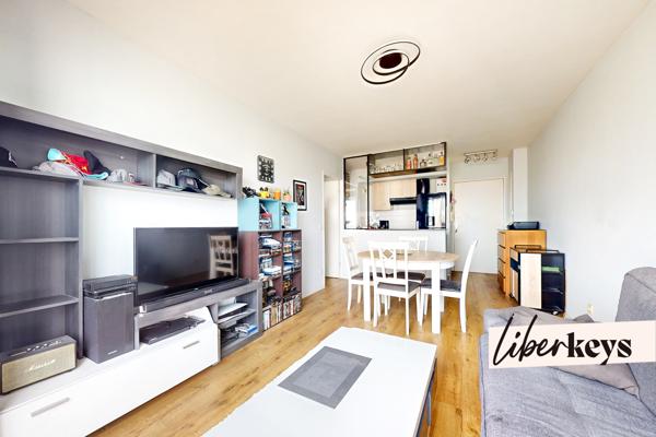 2P 39 m² – 4ᵉ étage avec ascenseur, balcon sans vis-à-vis, parking – DPE C – Résidence 2006