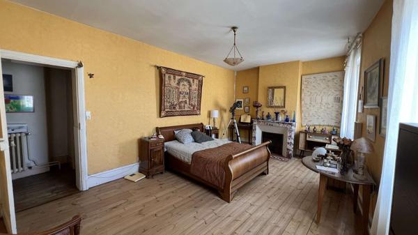 EXCLUSIVITÉ BUZET/BAISE (47) - MAISON VILLE - 220M² - 8 PIÈCES - 4 CHAMBRES - TERRASSE - GARAGE - JARDIN 400M²