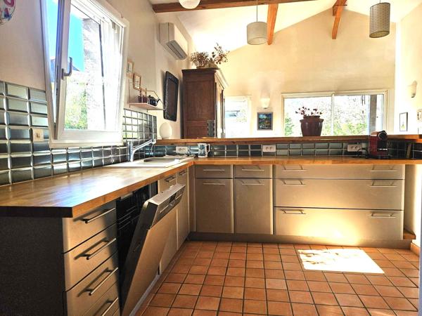 EXCLUSIVITÉ BUZET/BAISE (47) - MAISON VILLE - 220M² - 8 PIÈCES - 4 CHAMBRES - TERRASSE - GARAGE - JARDIN 400M²