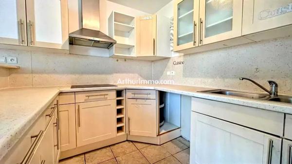 Location                                                      Appartement
                        
                     3 pièces                      66 m2                     à Sucy-en-Brie