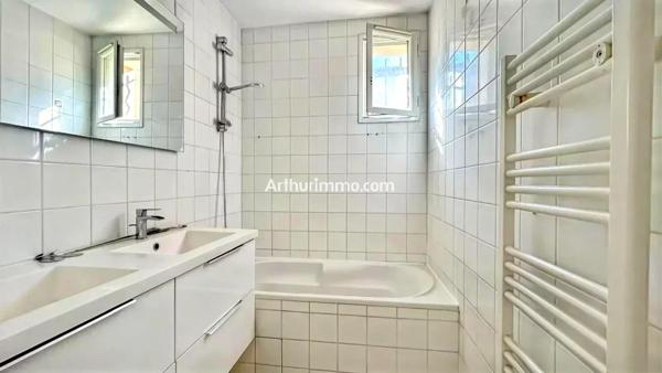 Location                                                      Appartement
                        
                     3 pièces                      66 m2                     à Sucy-en-Brie
