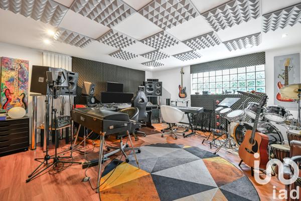 Maison à vendre 11 pièces 240 m² Andilly